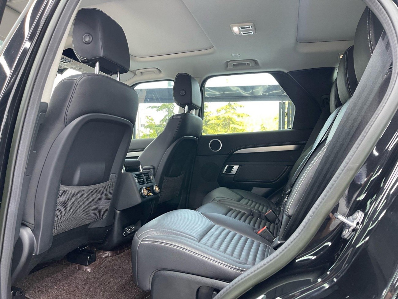 Land Rover Discovery 2023