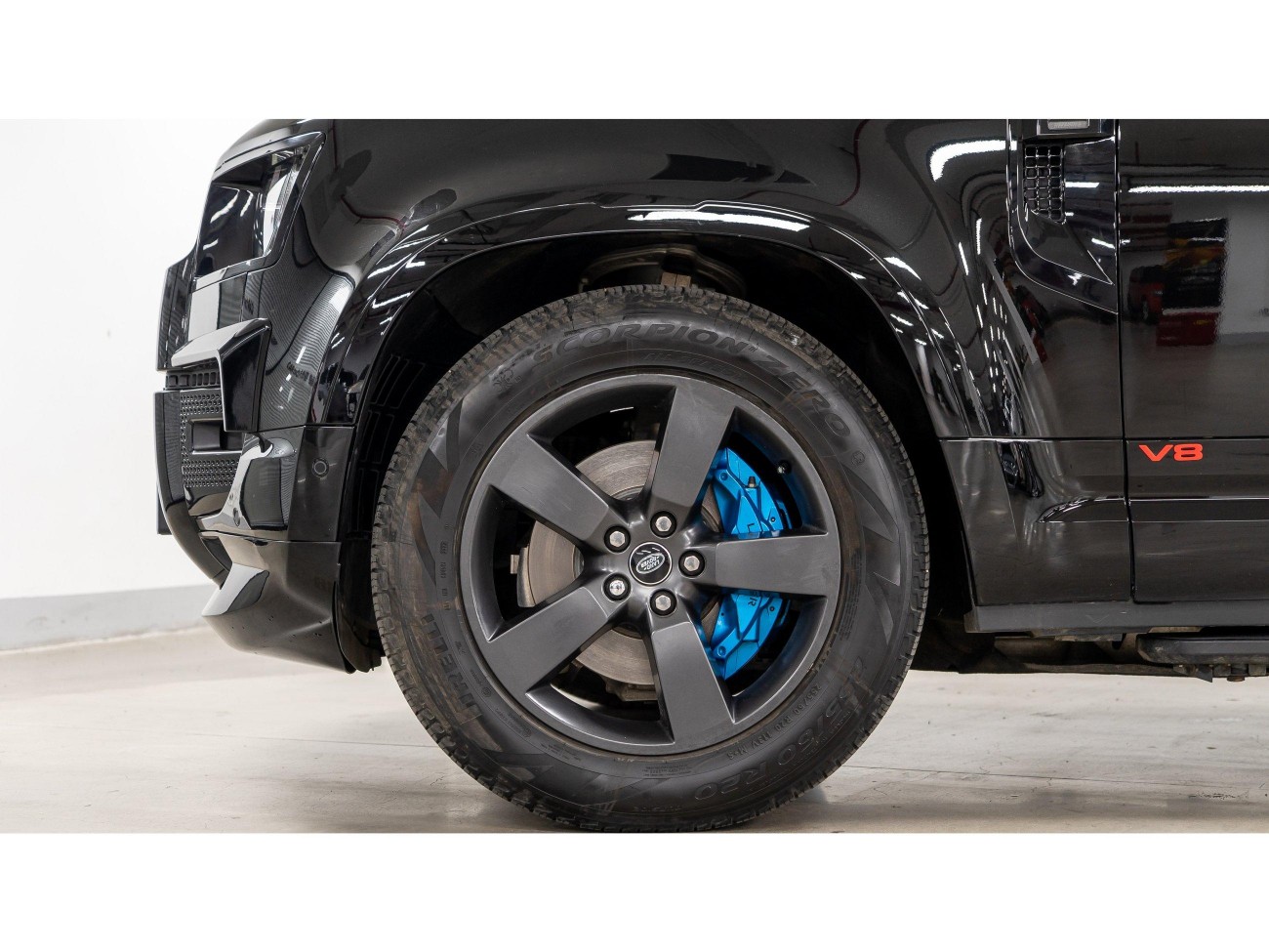 Land Rover Defender 2024
