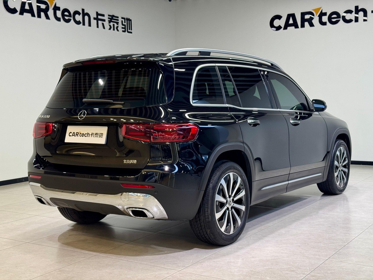 Mercedes-Benz GLB 2024