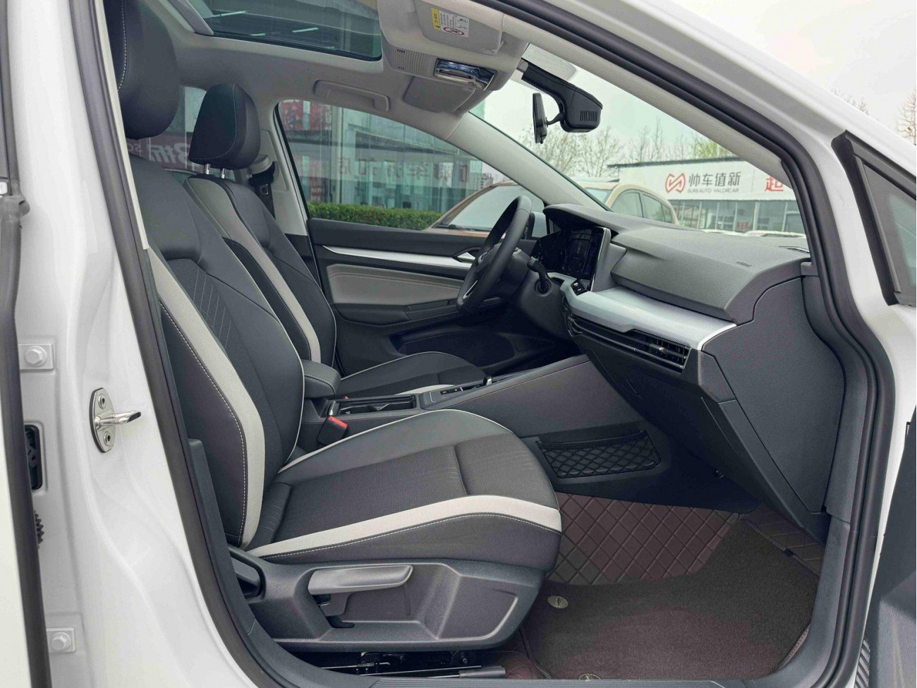 Volkswagen Golf 2025