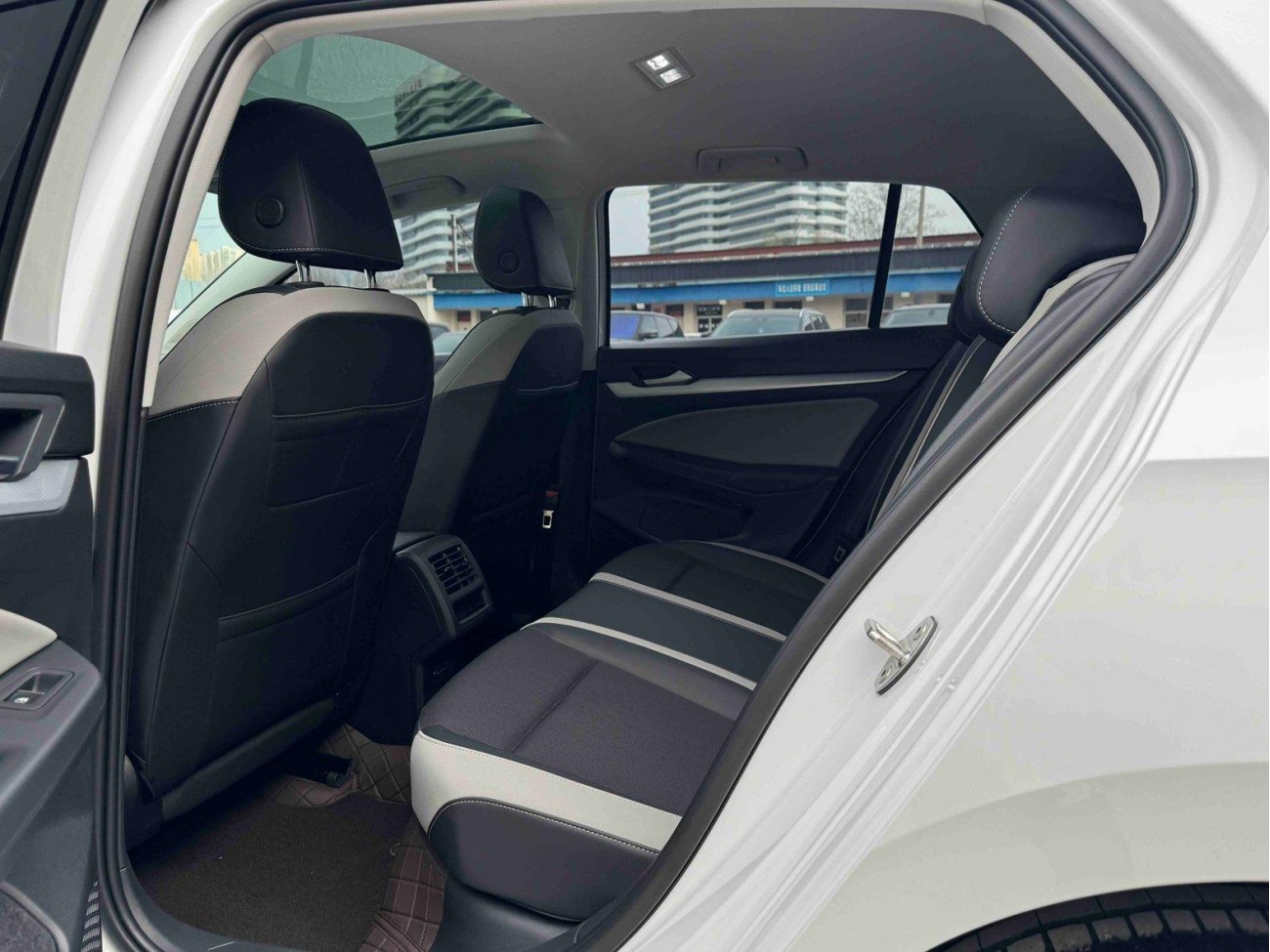 Volkswagen Golf 2025