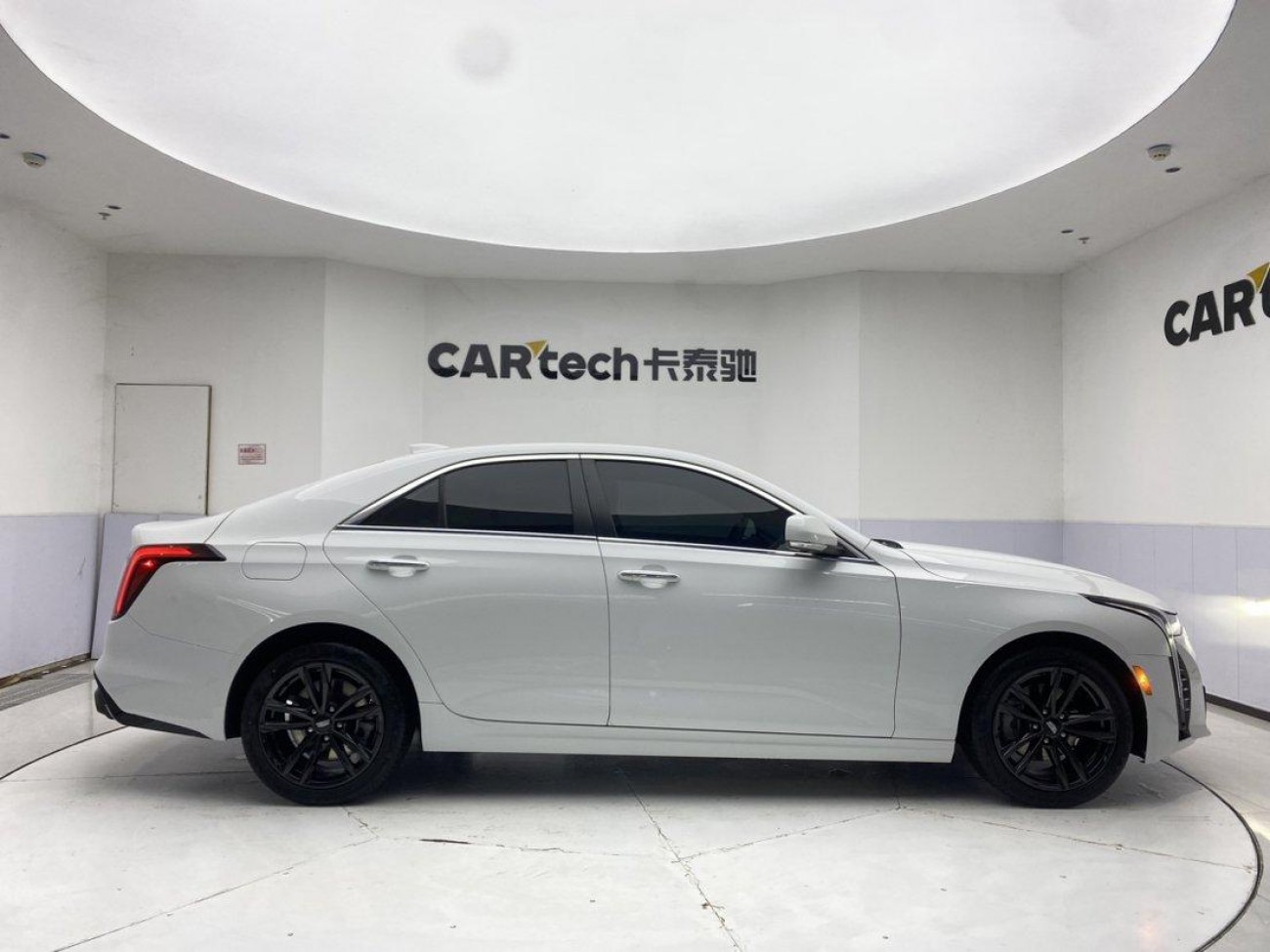 Cadillac CT4 2023