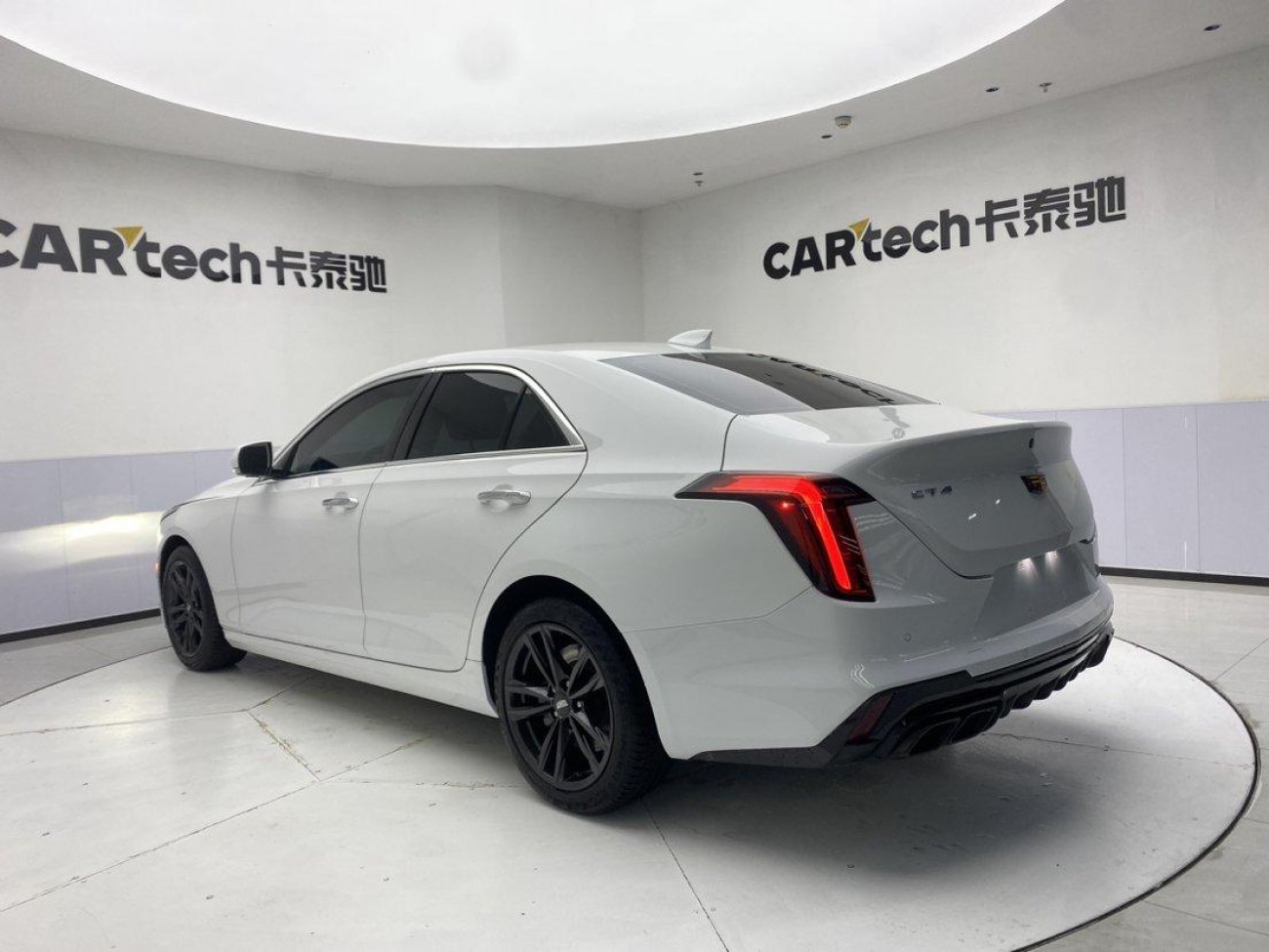 Cadillac CT4 2023