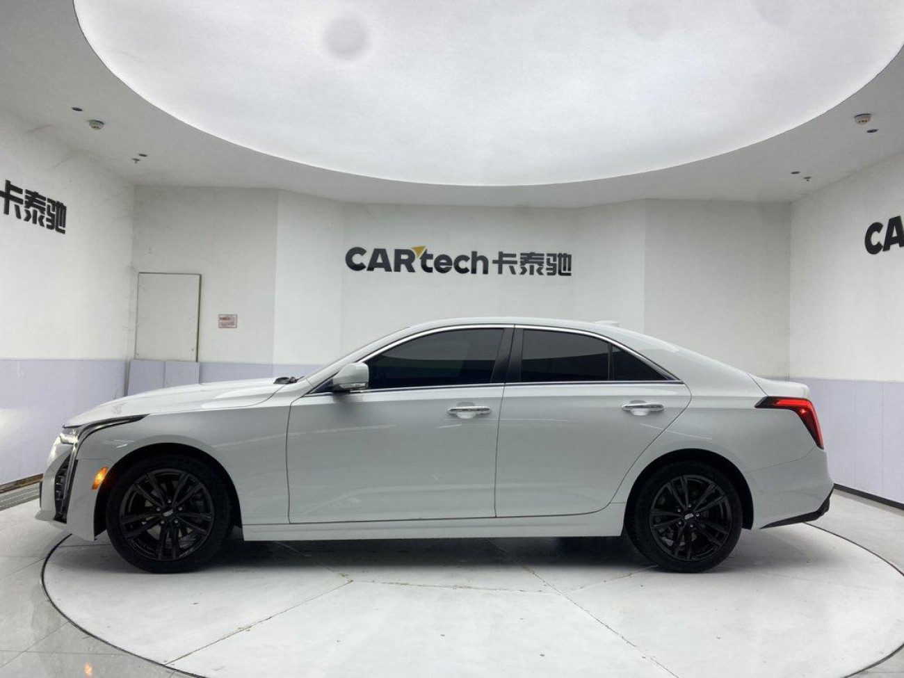 Cadillac CT4 2023