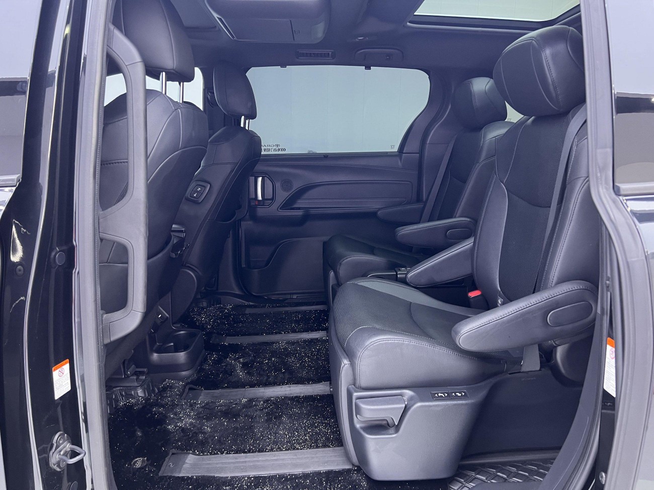 Toyota Granvia 2023