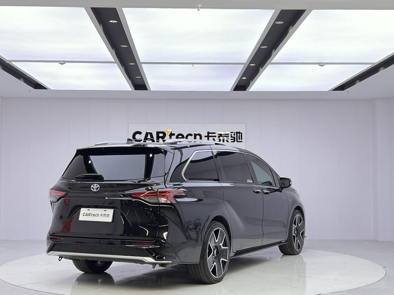 Toyota Granvia 2023