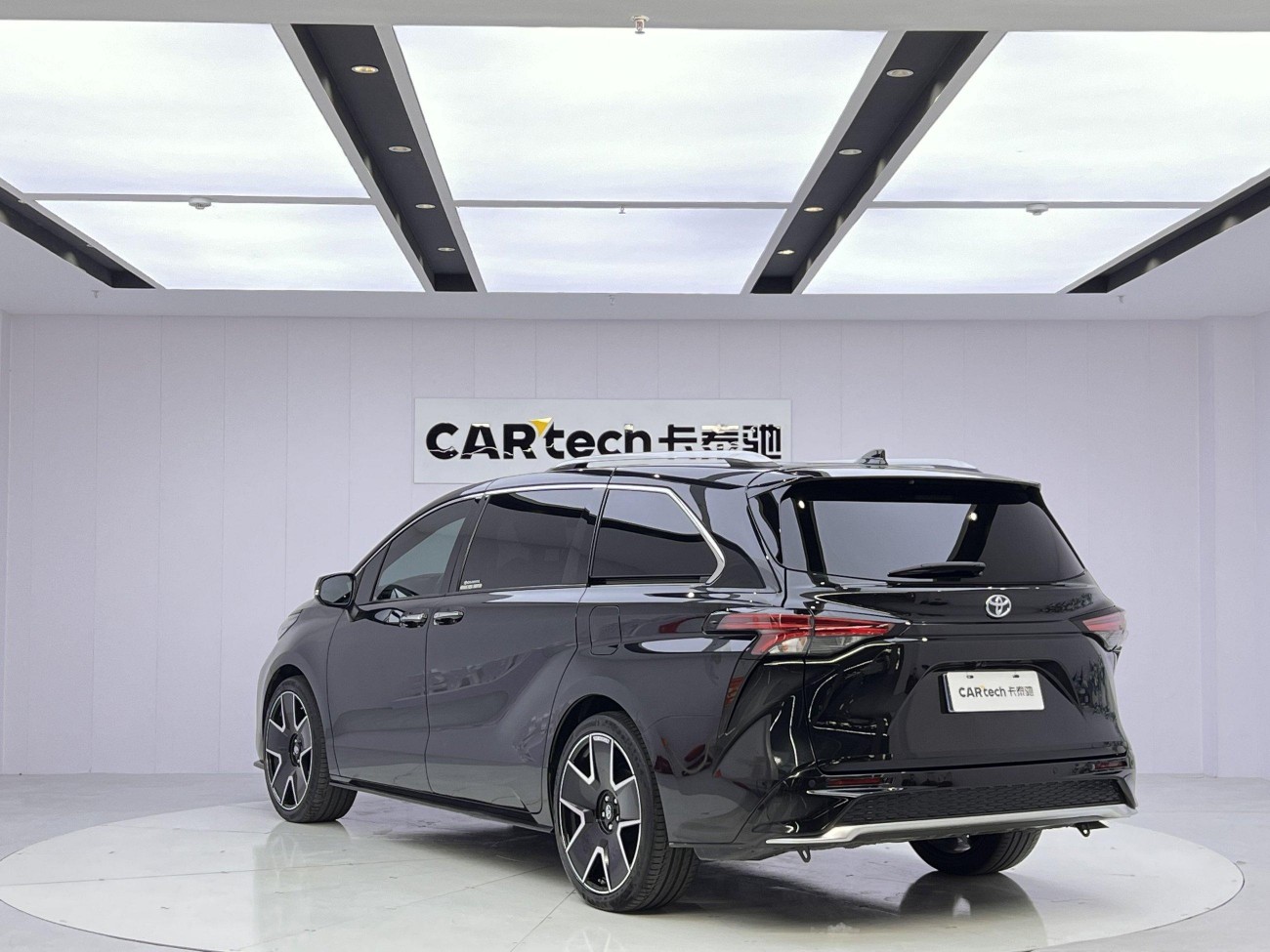 Toyota Granvia 2023