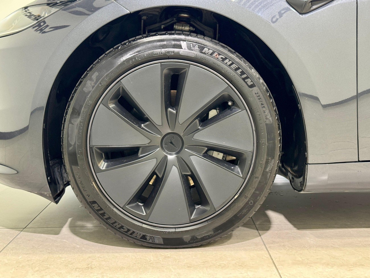 Tesla Model 3 2024
