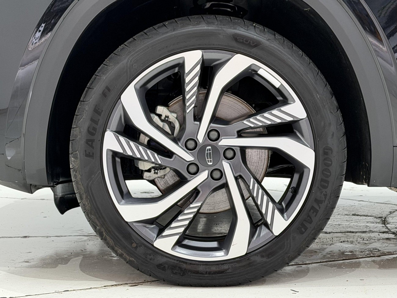 Geely Xingyue L 2024