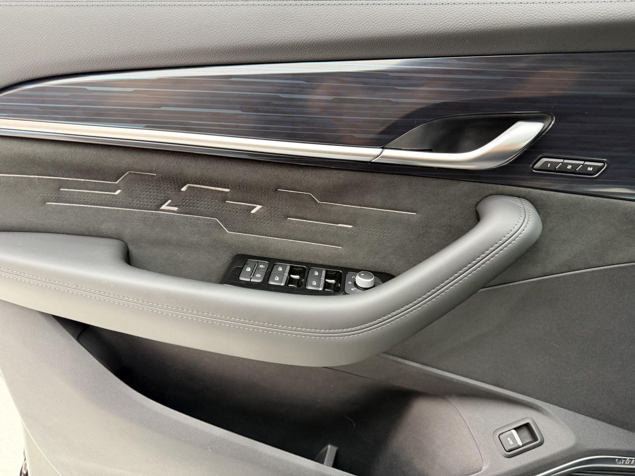 Geely Xingyue L 2024