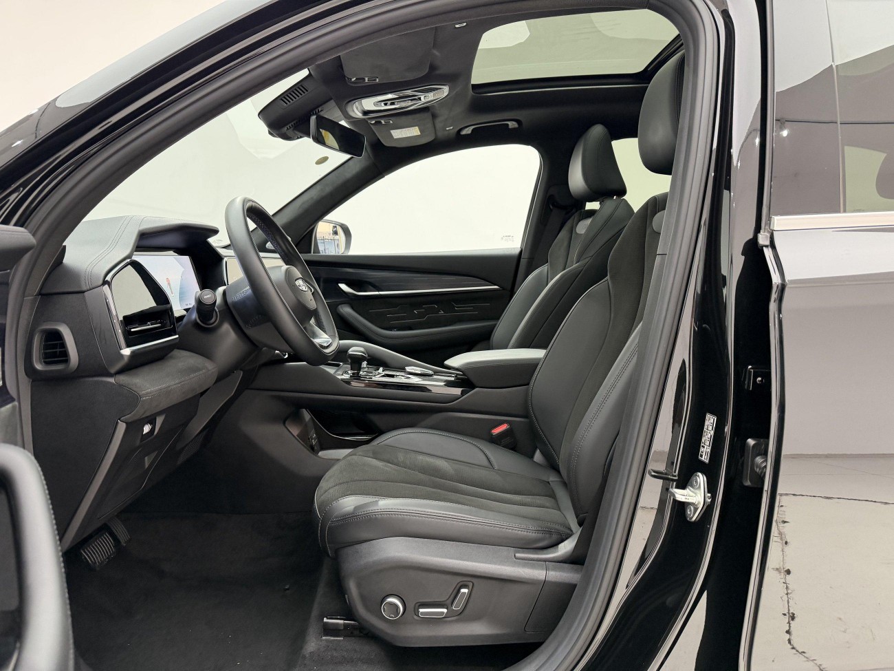 Geely Xingyue L 2024