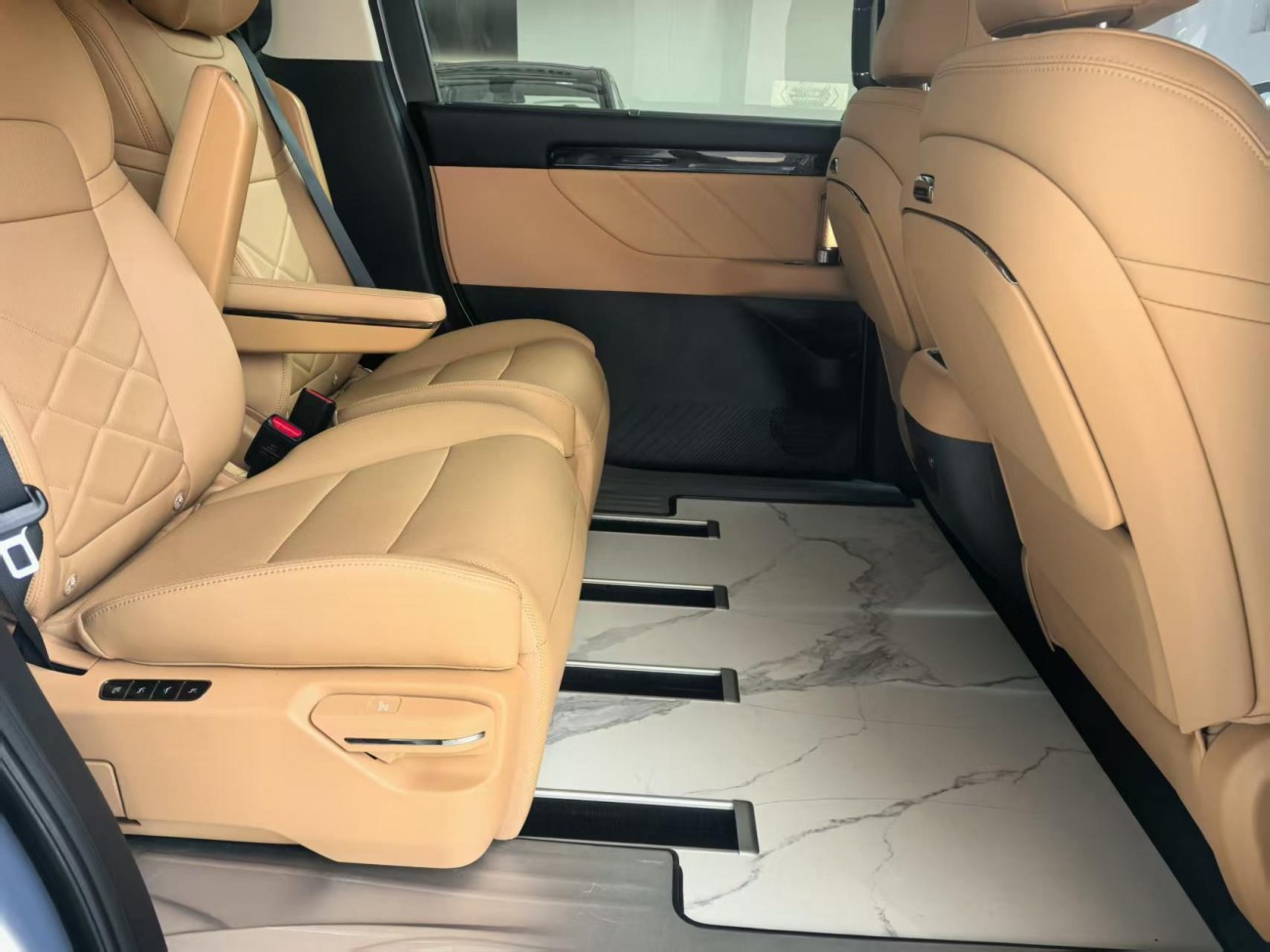 Trumpchi E8 2024