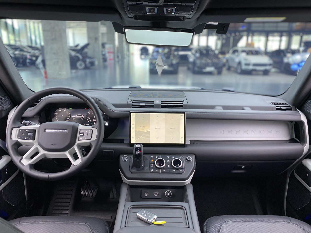 Land Rover Defender 2024