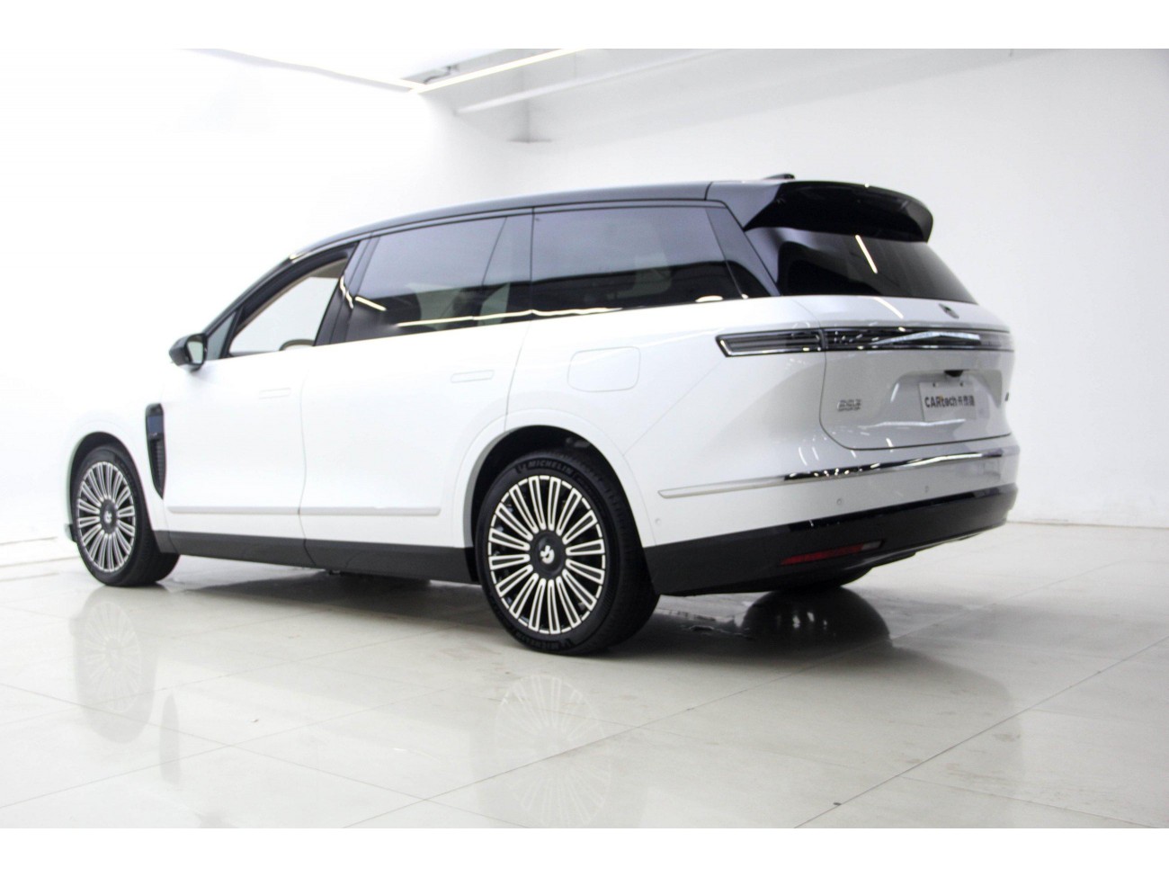 NIO ES8 2025