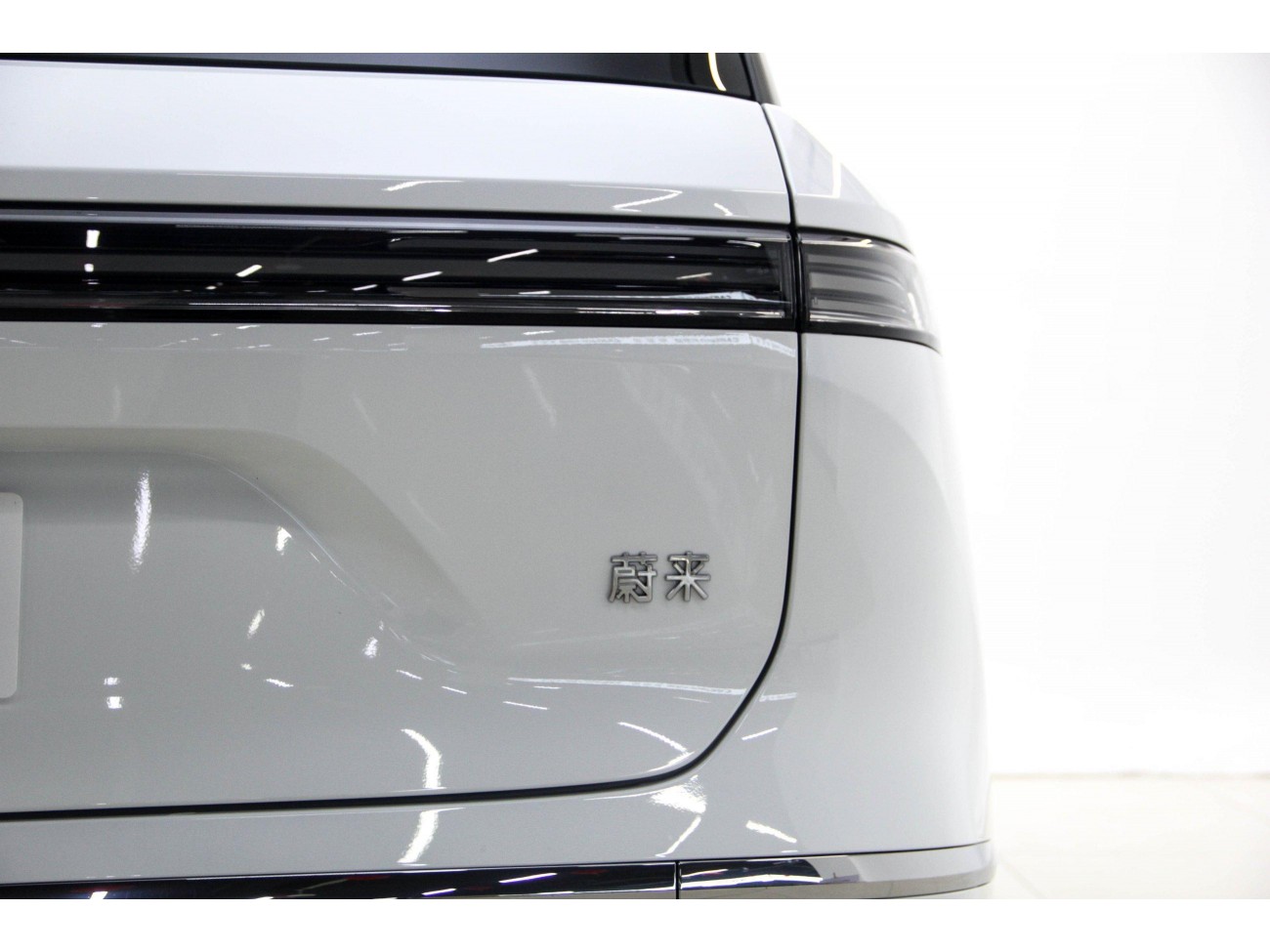 NIO ES8 2025