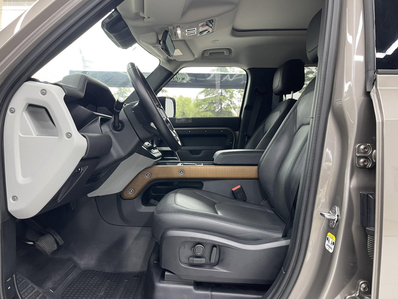 Land Rover Defender 2022