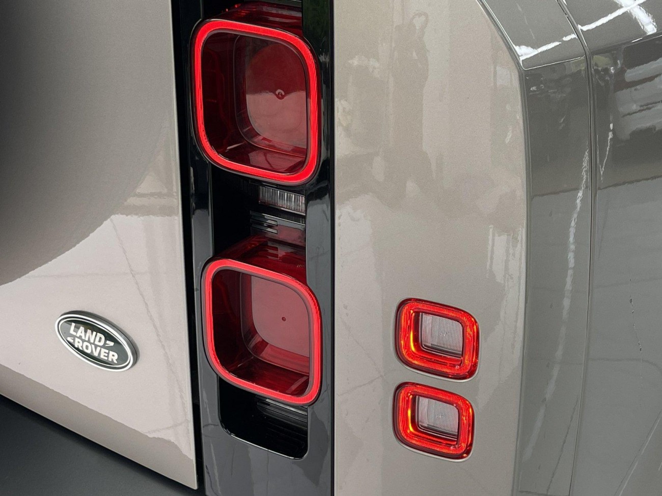 Land Rover Defender 2022