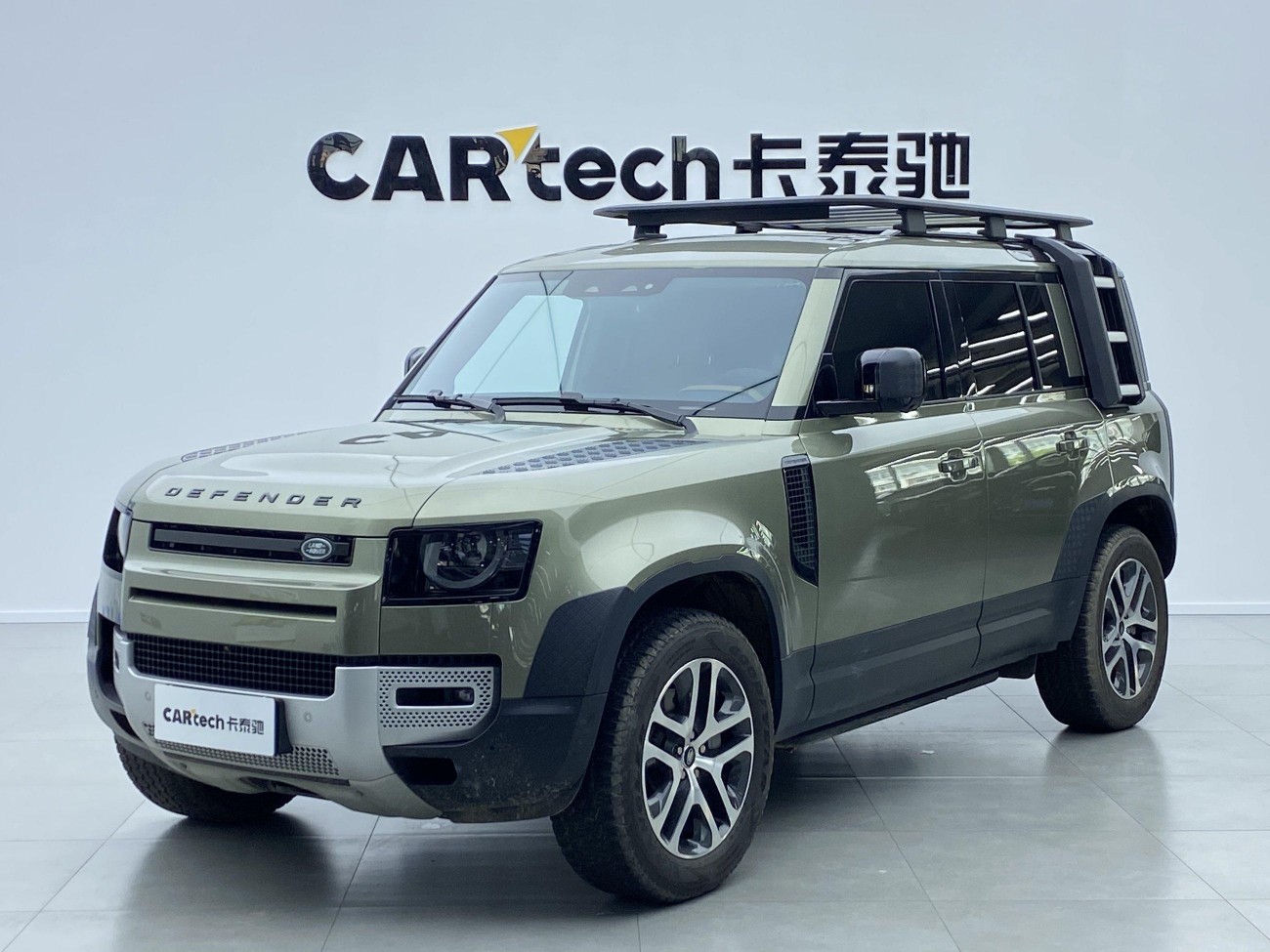 Land Rover Defender 2025