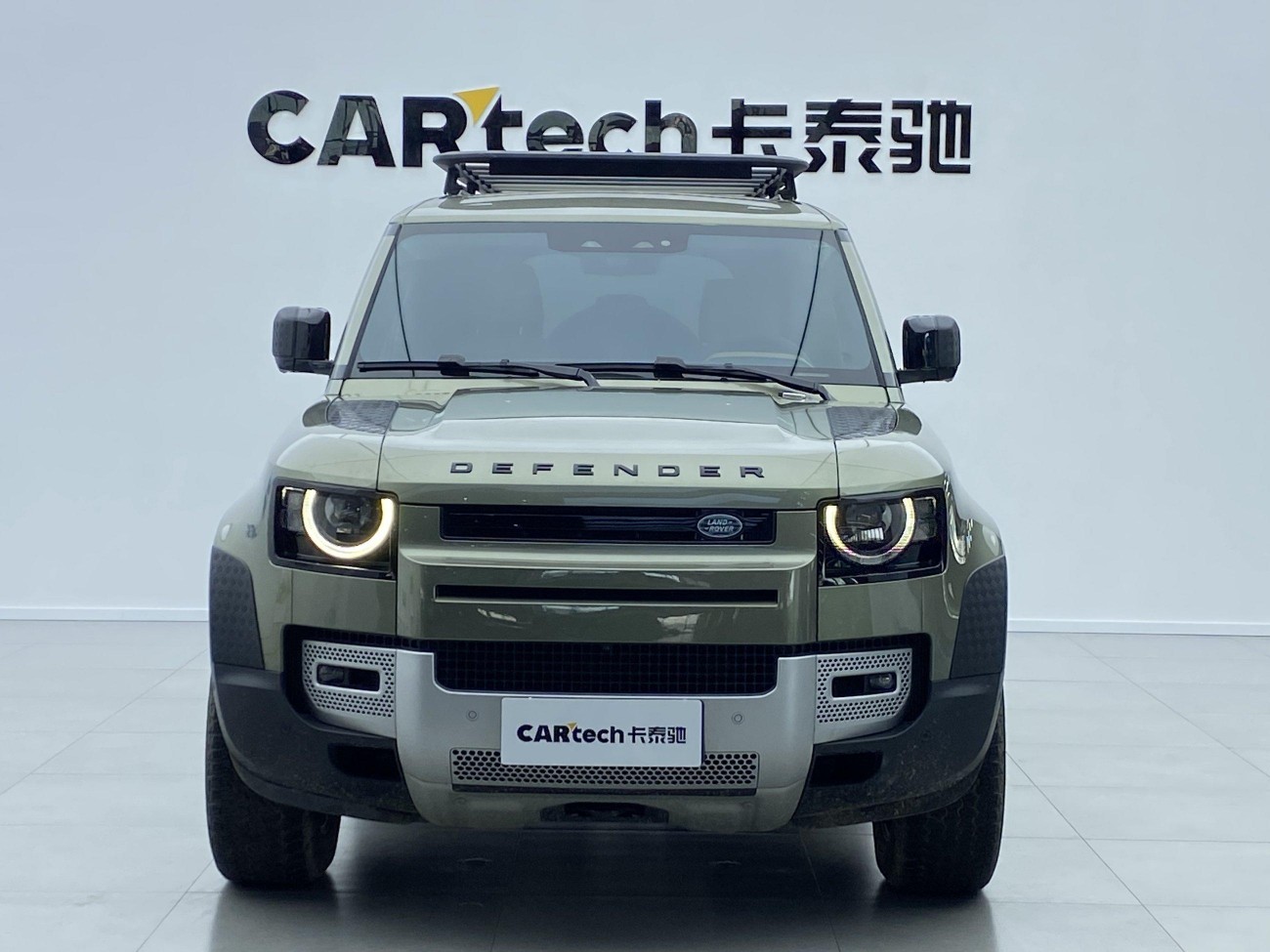 Land Rover Defender 2025