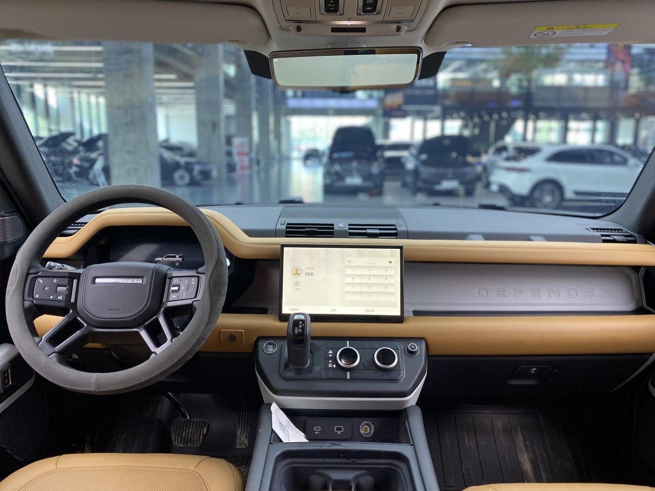 Land Rover Defender 2025