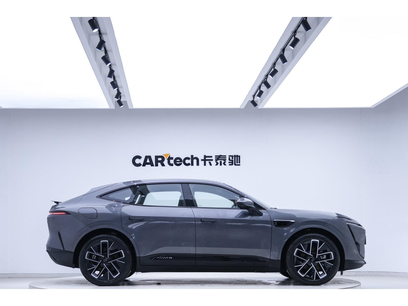 Avatr 11 2025