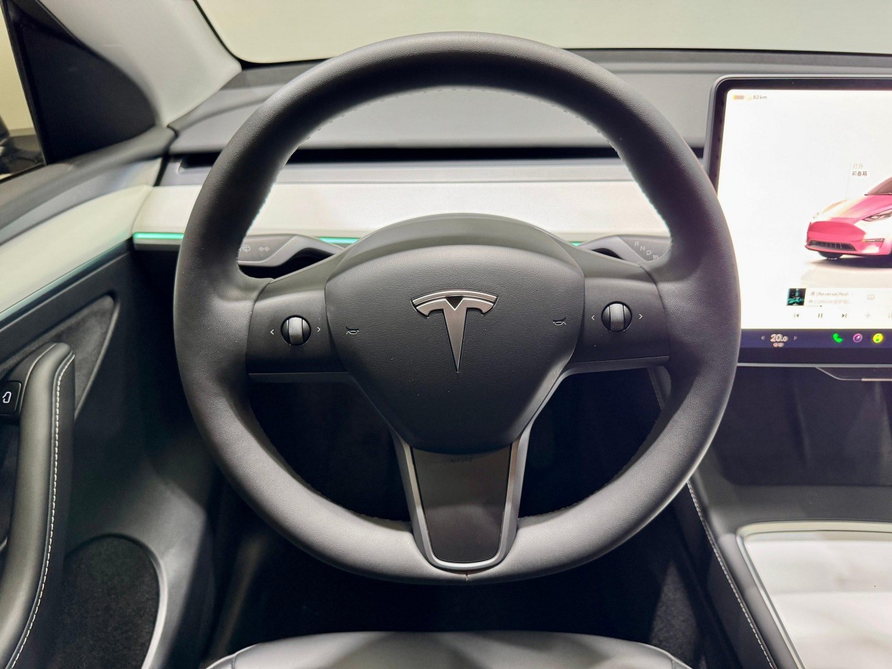Tesla Model Y 2025