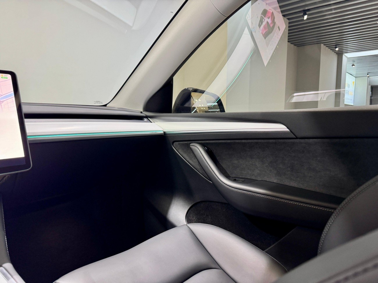 Tesla Model Y 2025