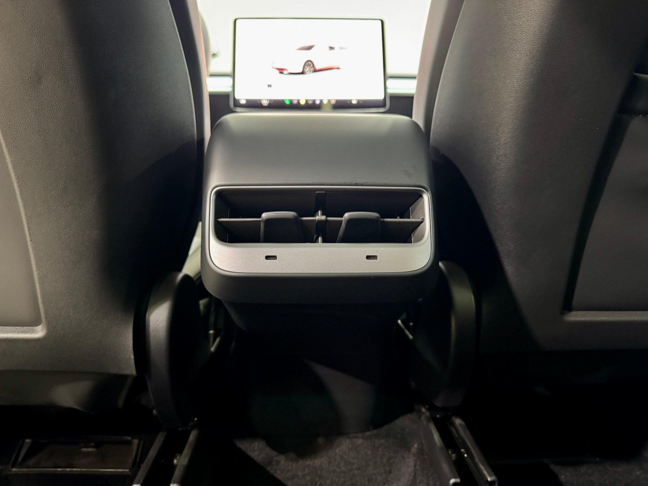 Tesla Model Y 2025