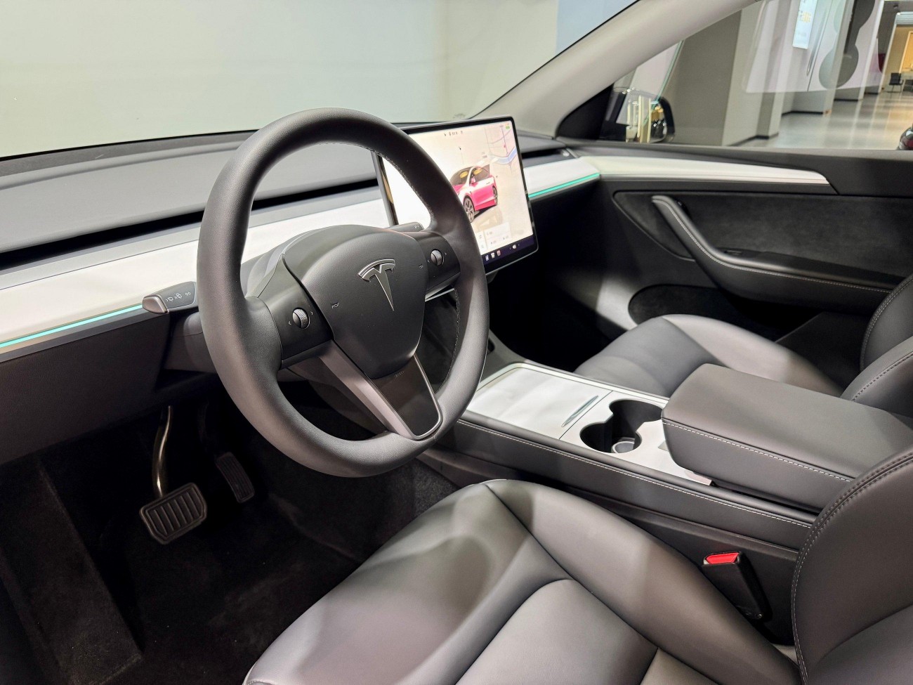 Tesla Model Y 2025