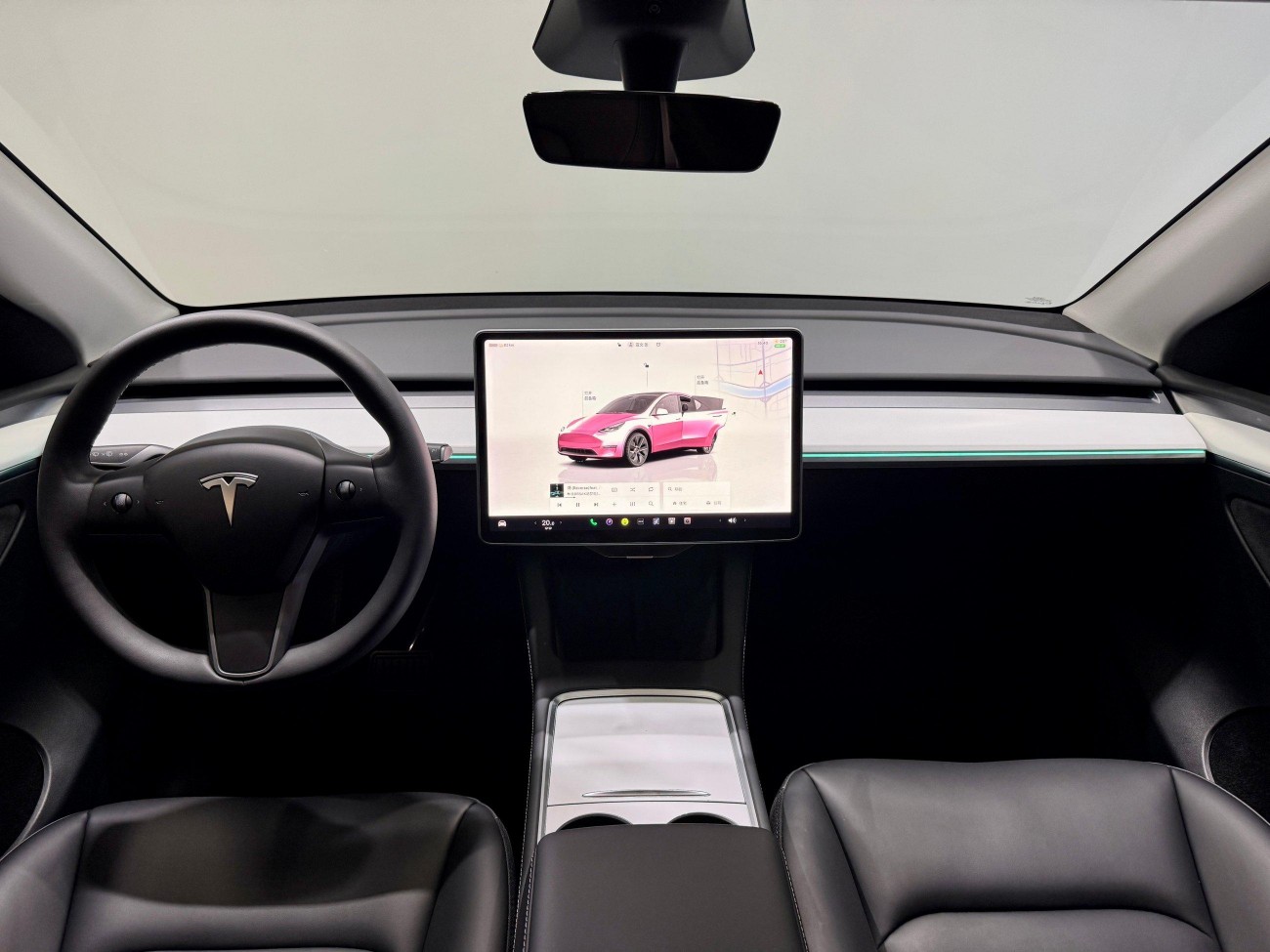 Tesla Model Y 2025