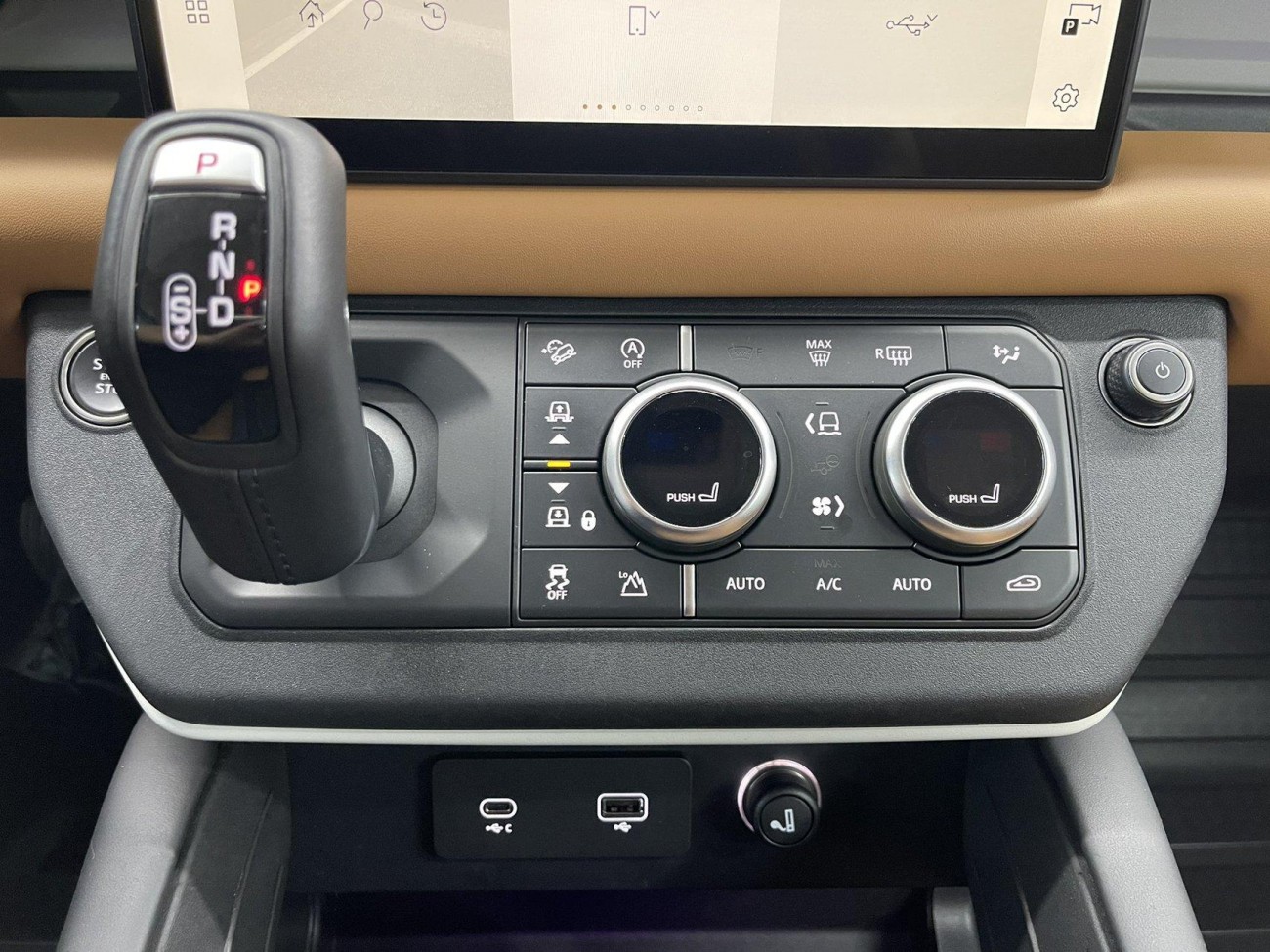 Land Rover Defender 2024