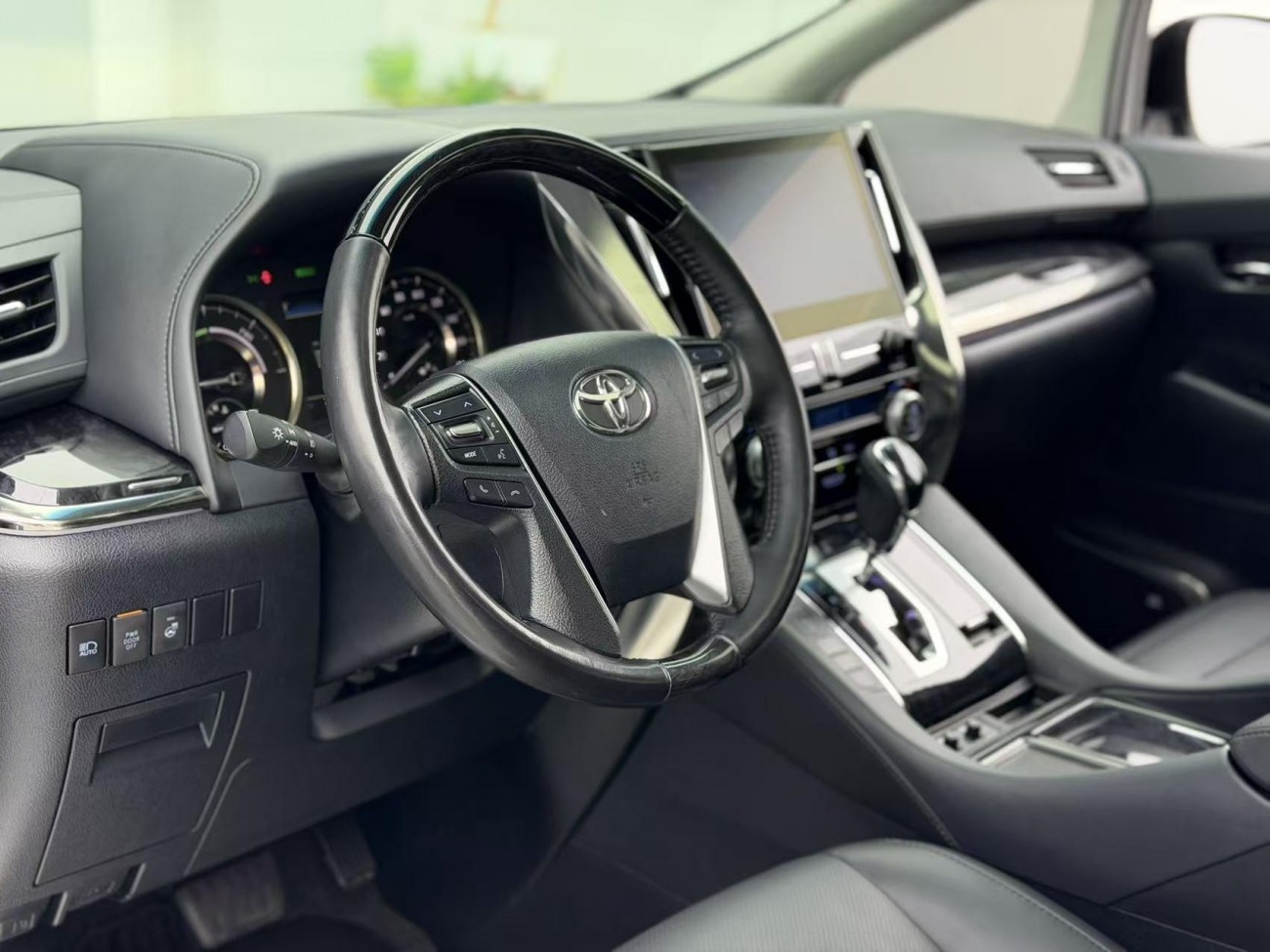 Toyota Vellfire 2020