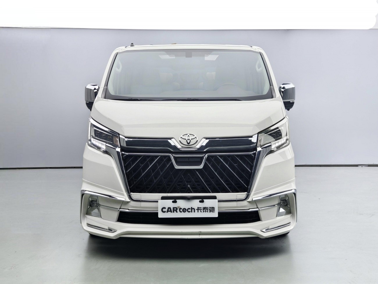 Toyota HiAce 2024