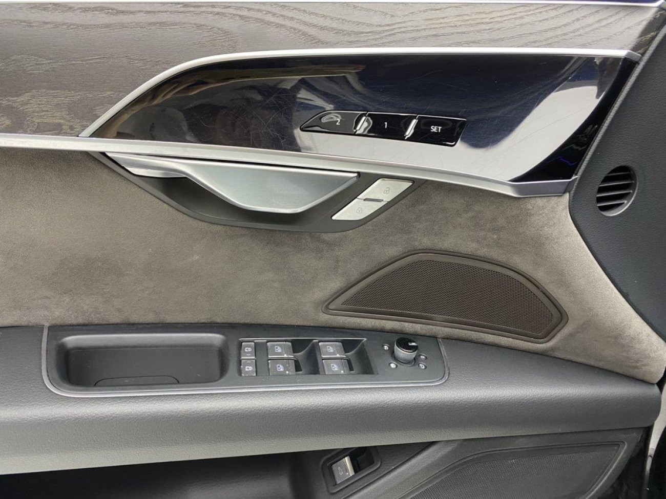 Audi A8L 50 TFSI 2022