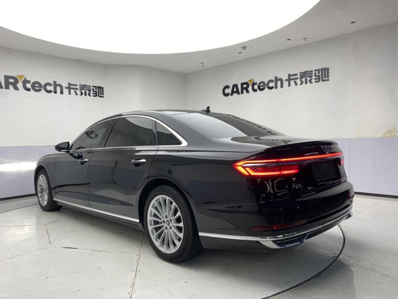 Audi A8L 50 TFSI 2022