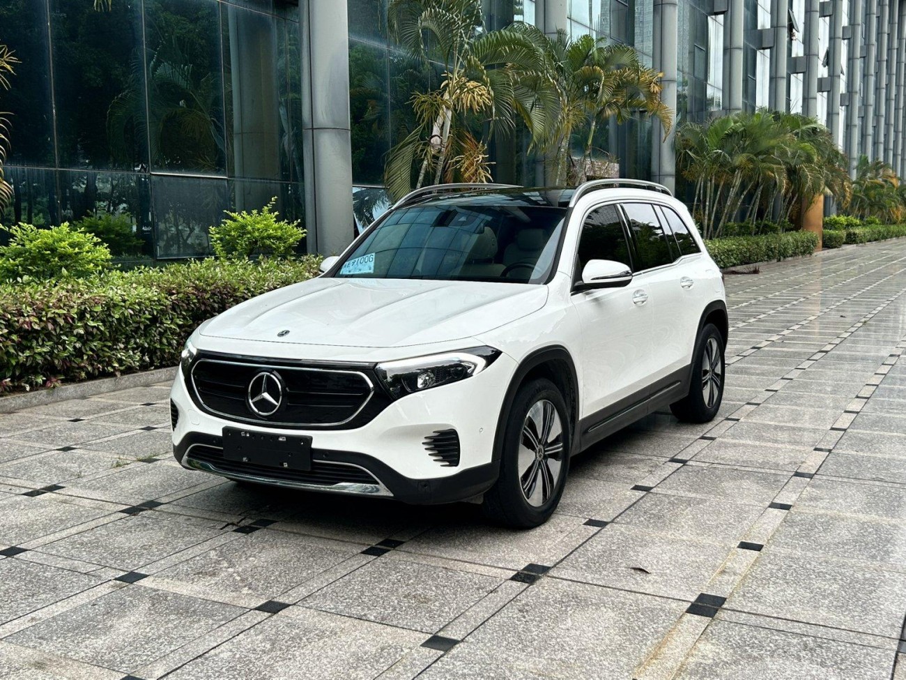 Mercedes-Benz EQB 2023