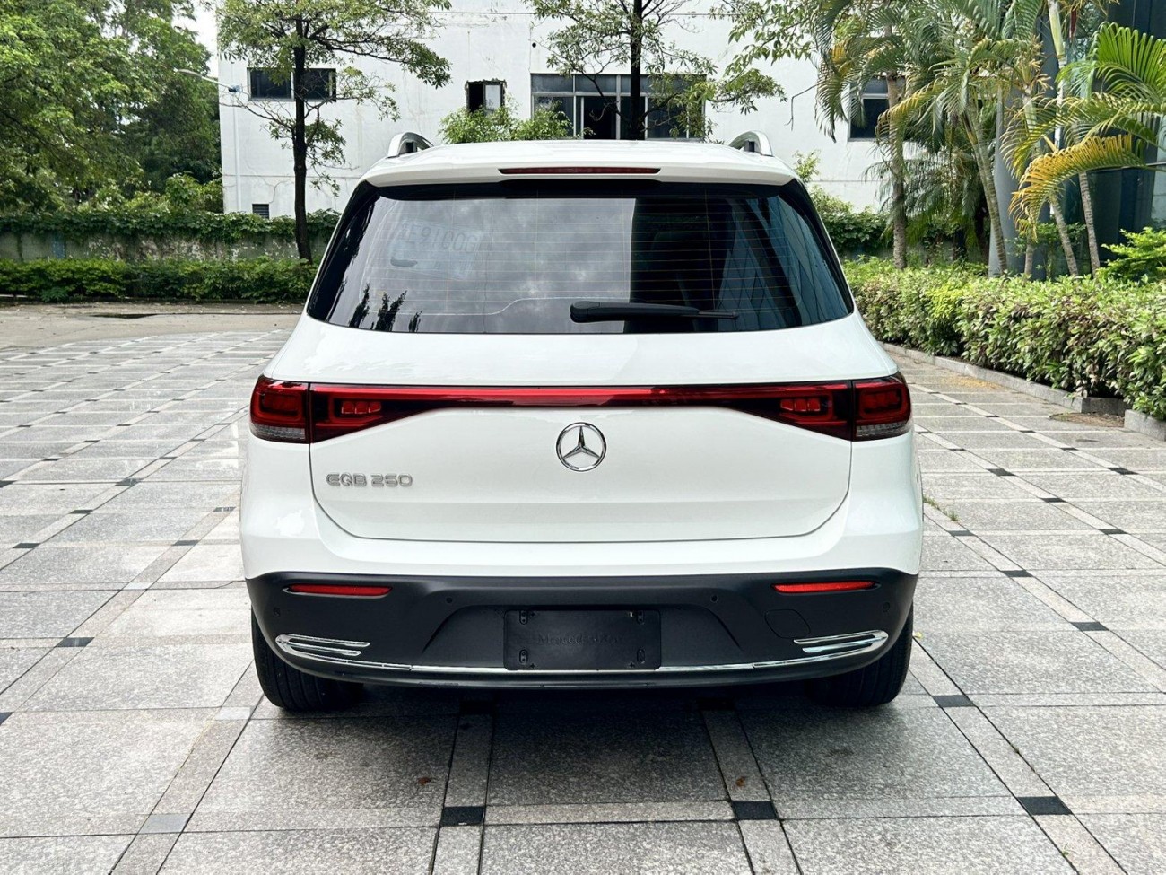 Mercedes-Benz EQB 2023