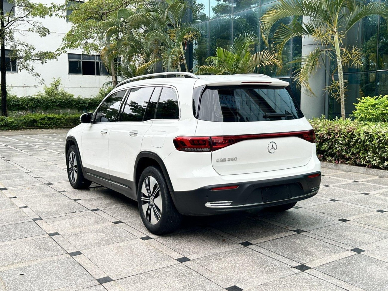 Mercedes-Benz EQB 2023