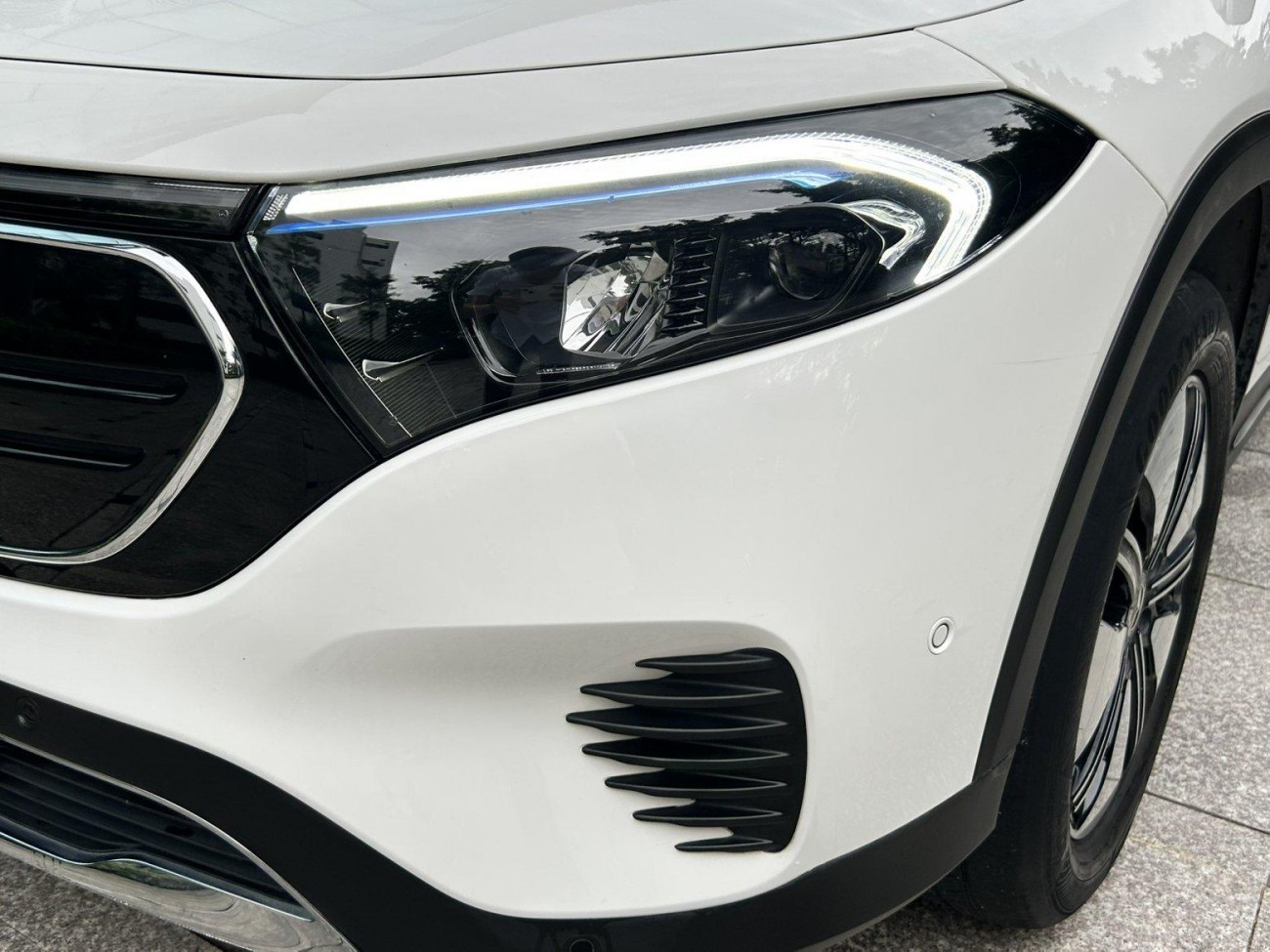 Mercedes-Benz EQB 2023