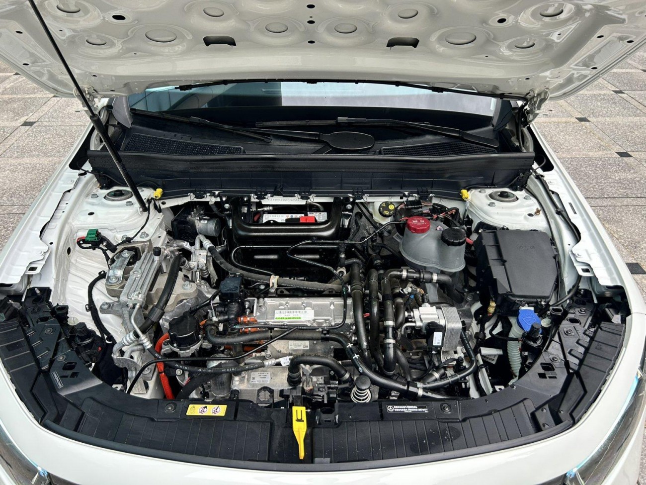 Mercedes-Benz EQB 2023