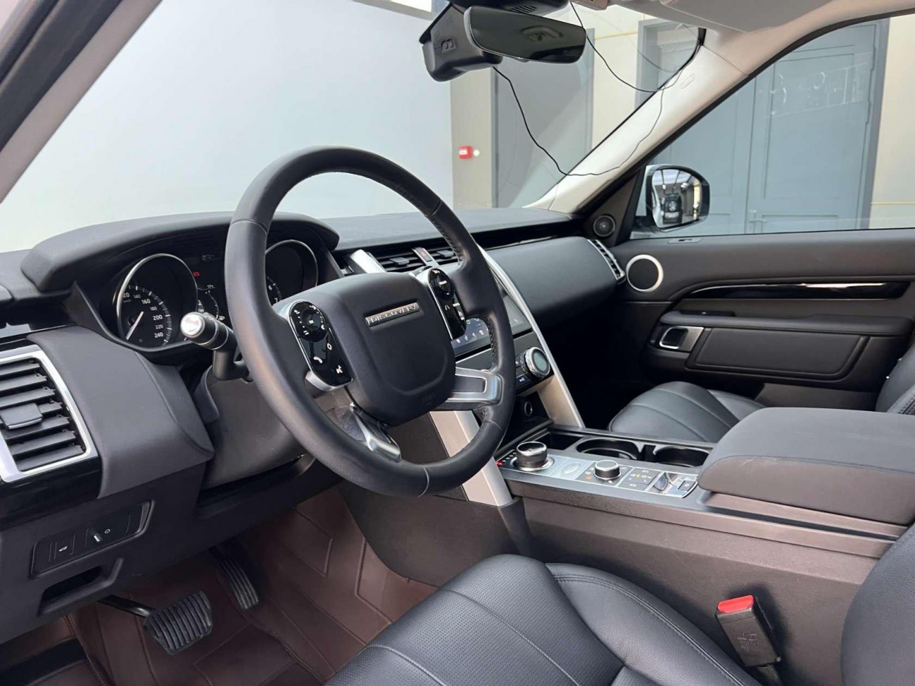 Land Rover Discovery 2019