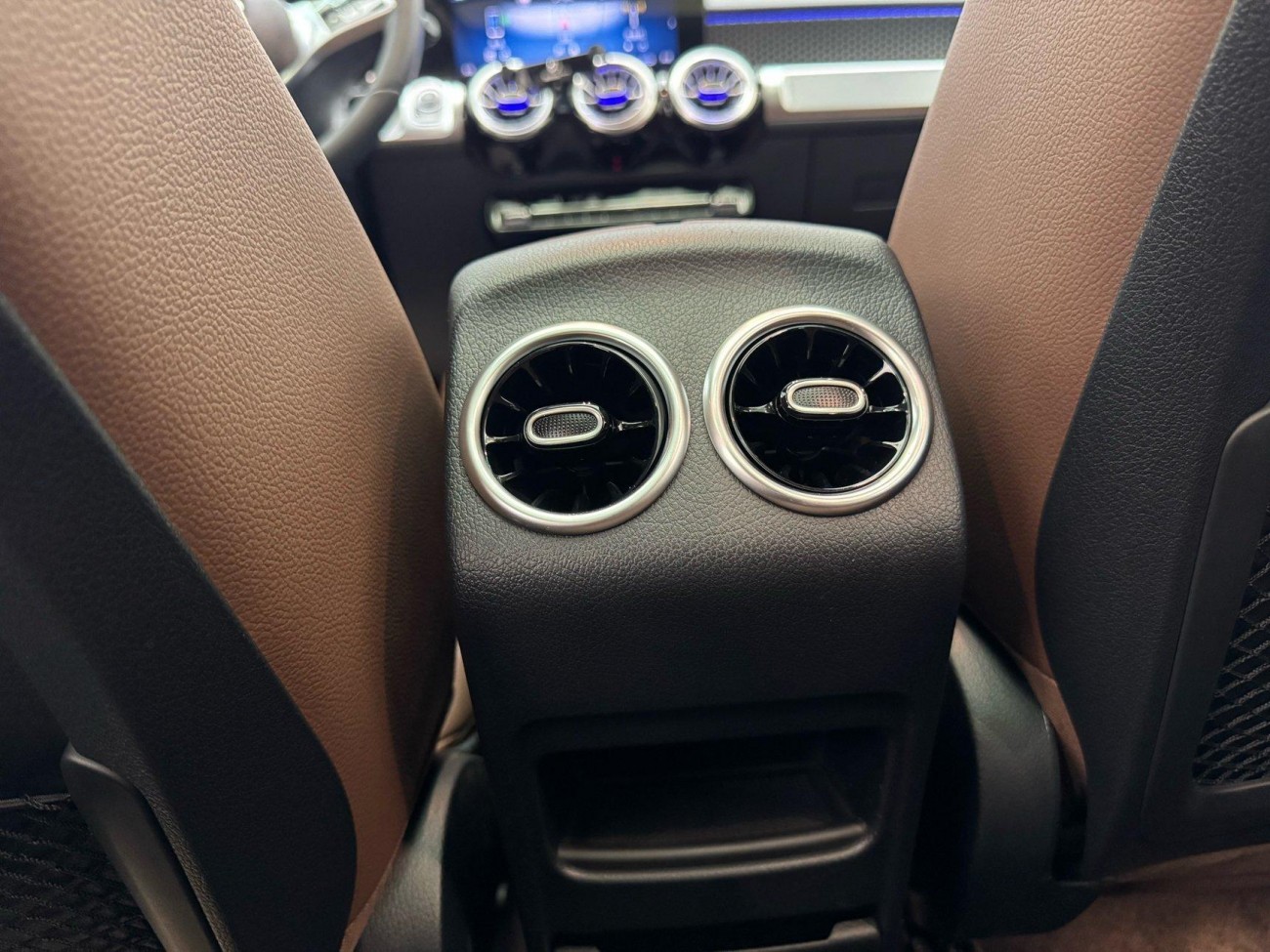 Mercedes-Benz GLB 2023