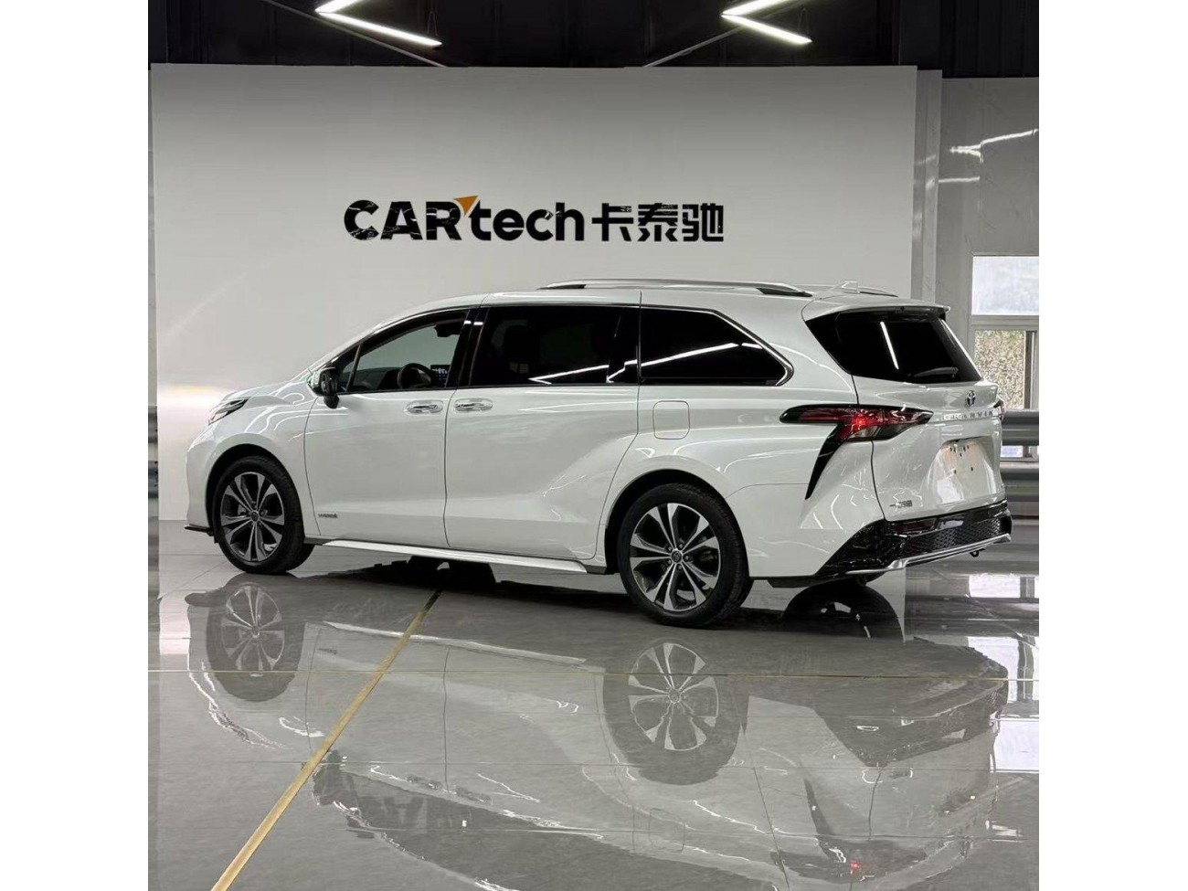 Toyota Granvia 2023
