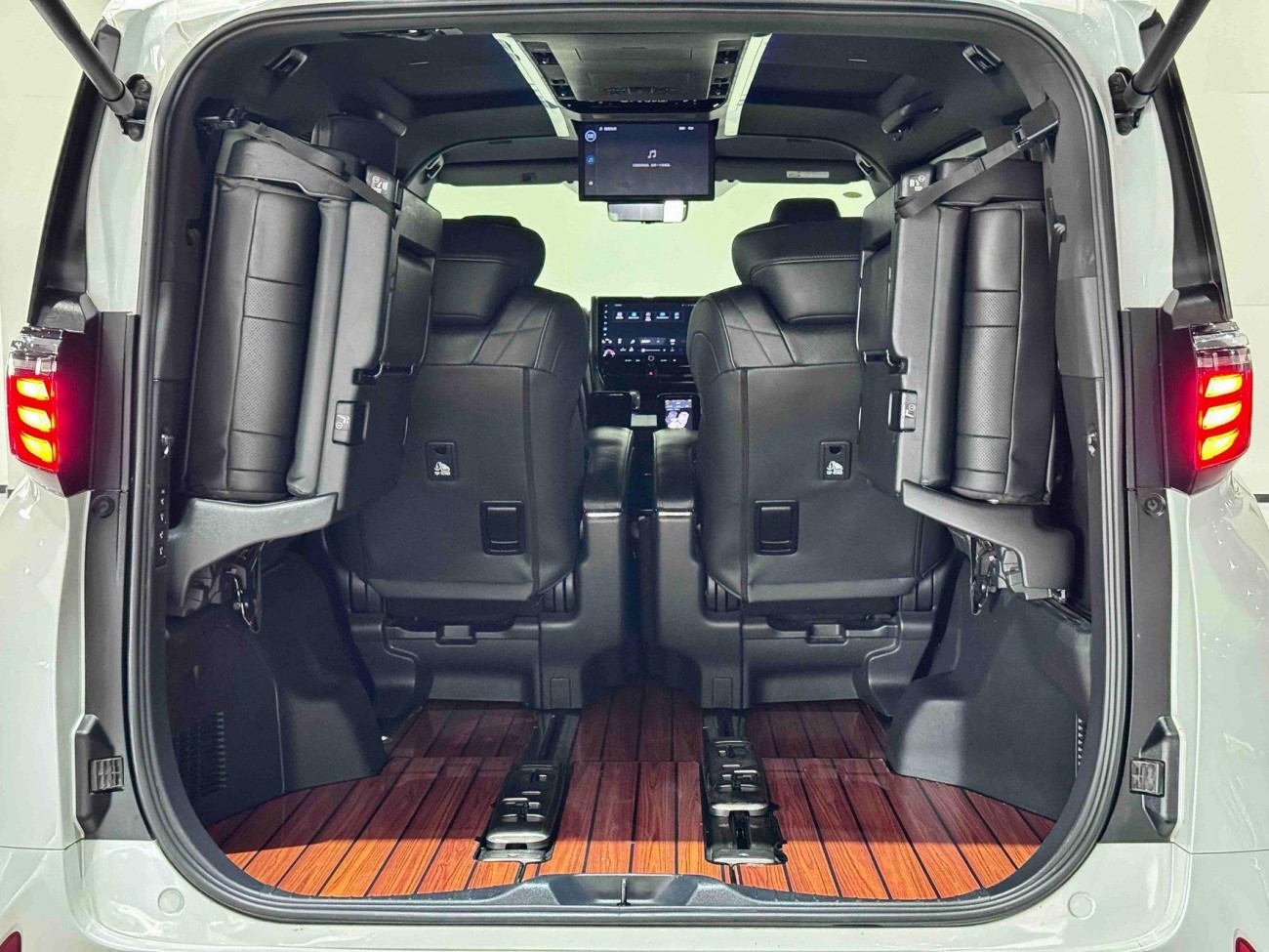 Toyota Alphard 2024