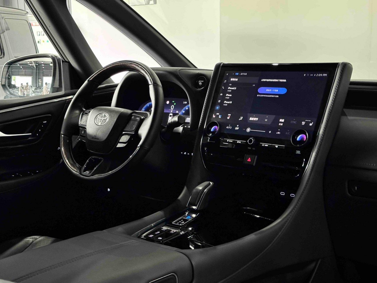 Toyota Alphard 2024