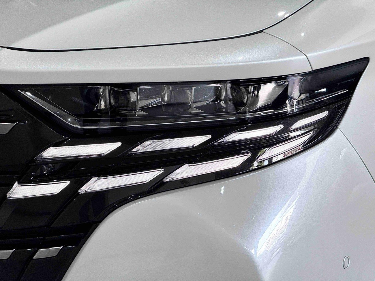 Toyota Alphard 2024