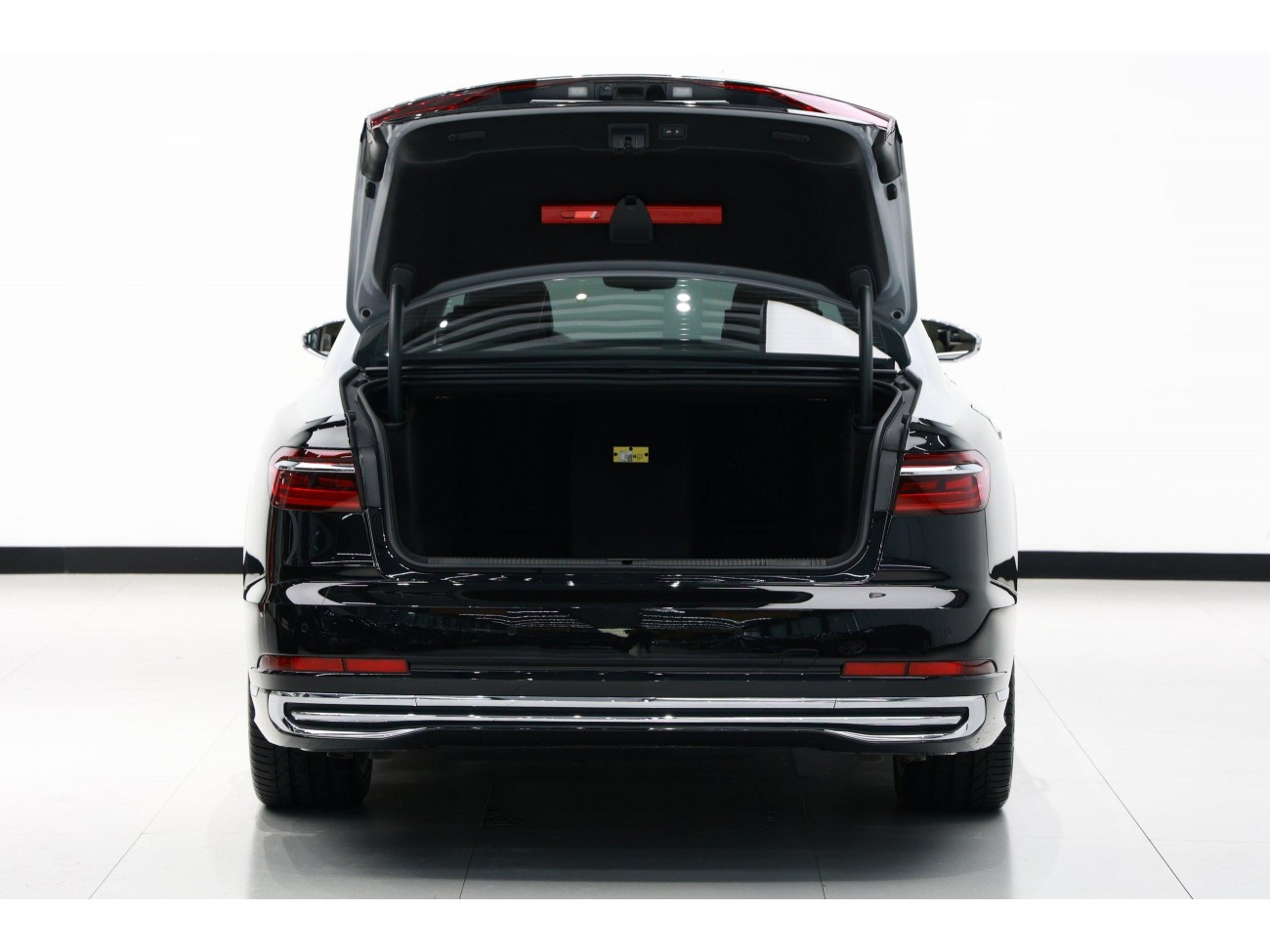 Audi A8L 2023