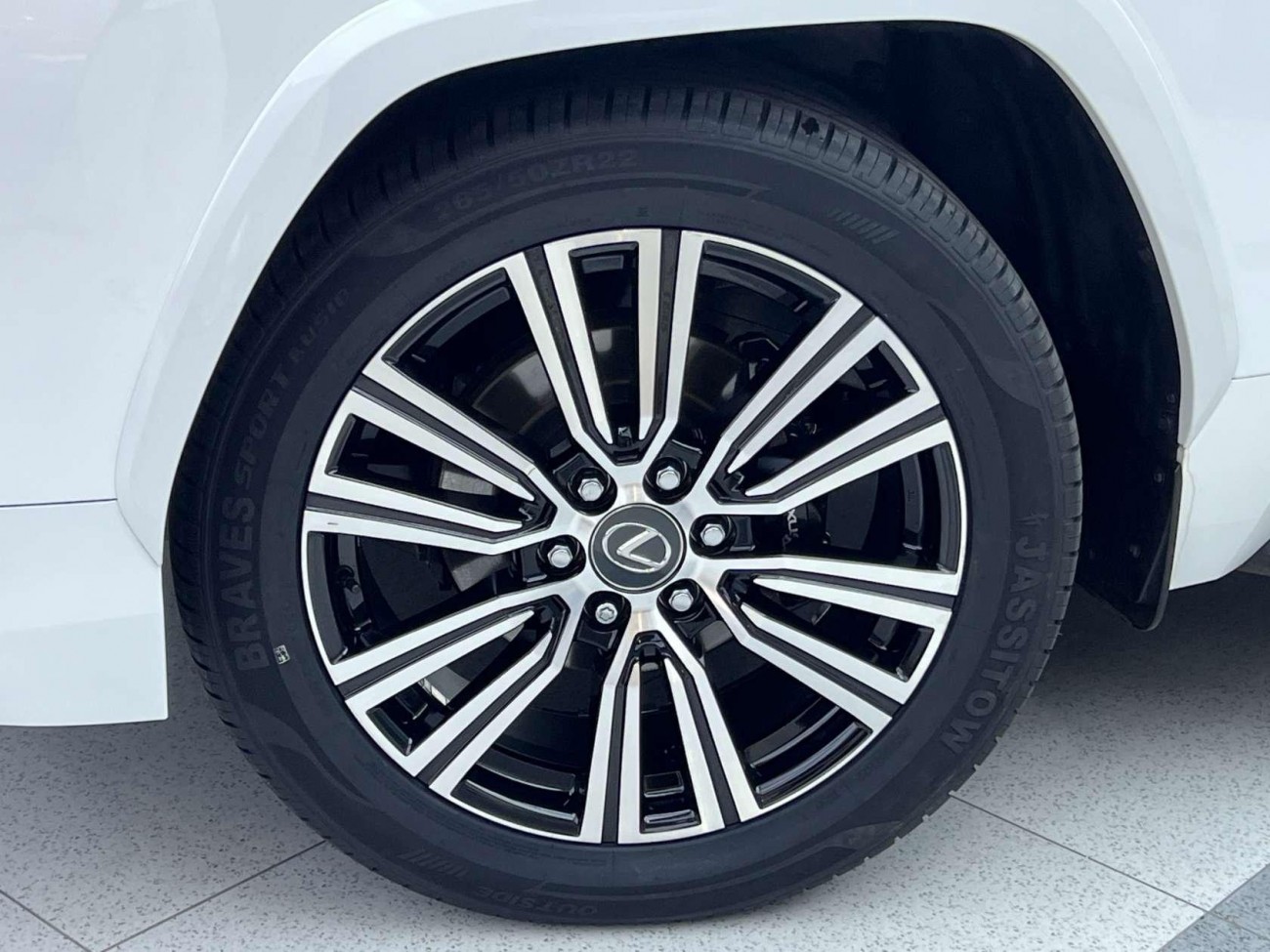 Lexus LX 600 2025