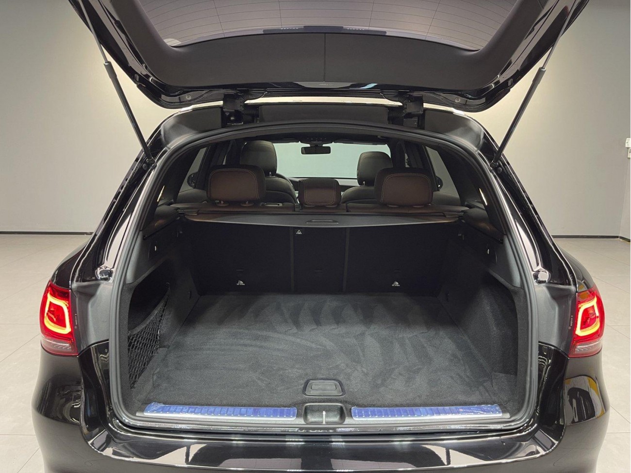 Mercedes-Benz GLC 260 L 2023