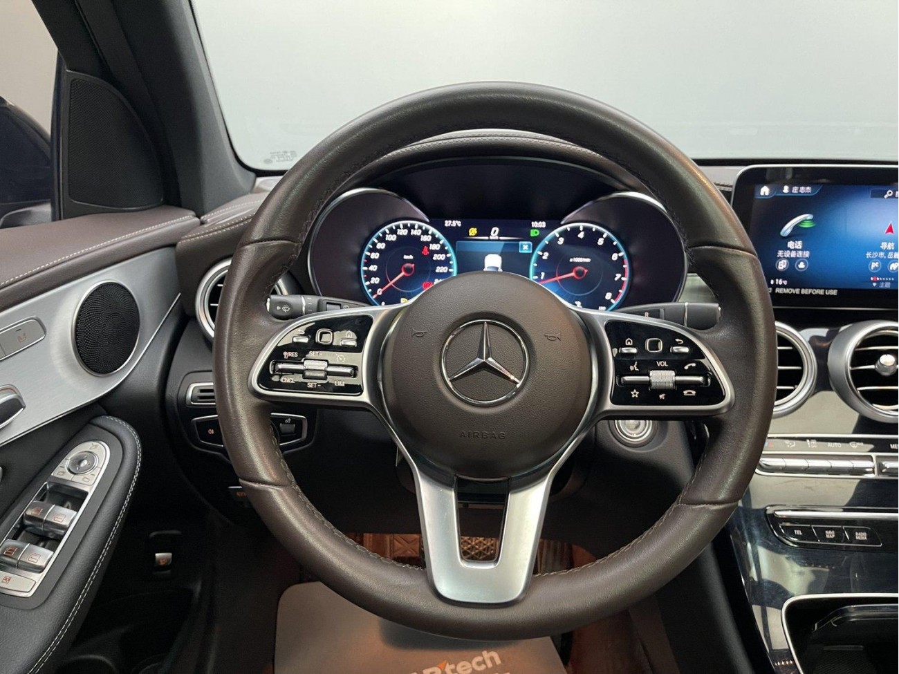 Mercedes-Benz GLC 260 L 2023
